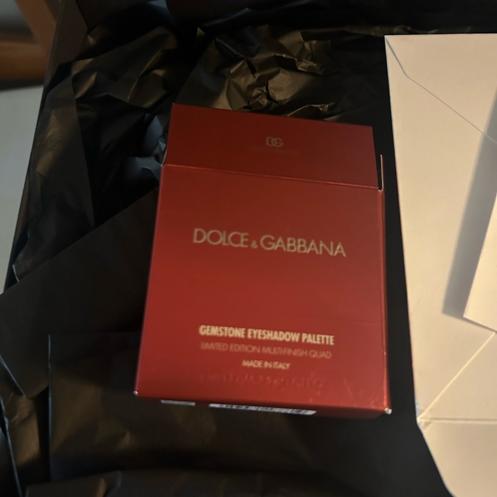 Dolce & Gabbana Red Gemstone Eyeshadow Palette Box - Picture 4 of 7